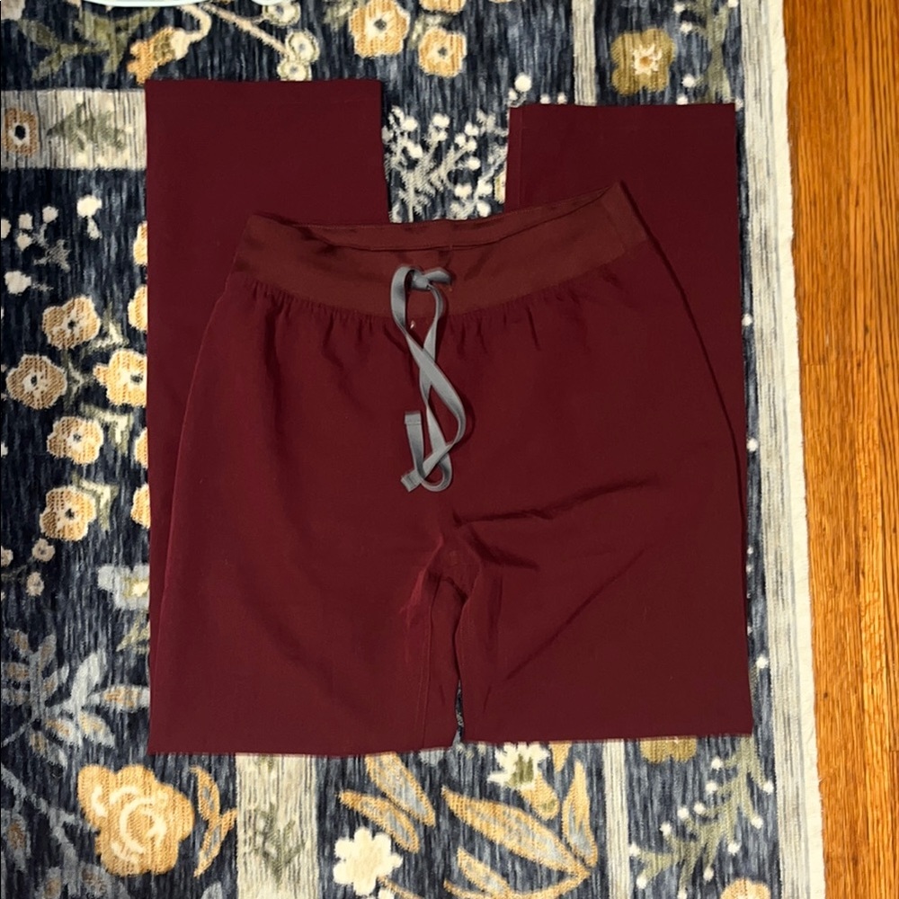 Figs high rise livingston pant, burgundy, size small